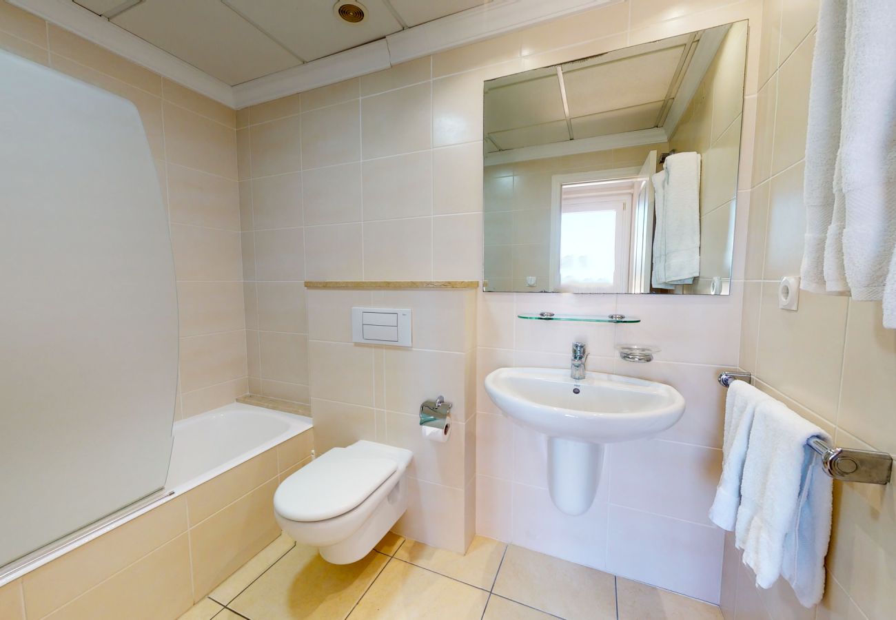 Ferienwohnung in Oliva - Vera Deep Purple by ON Travel