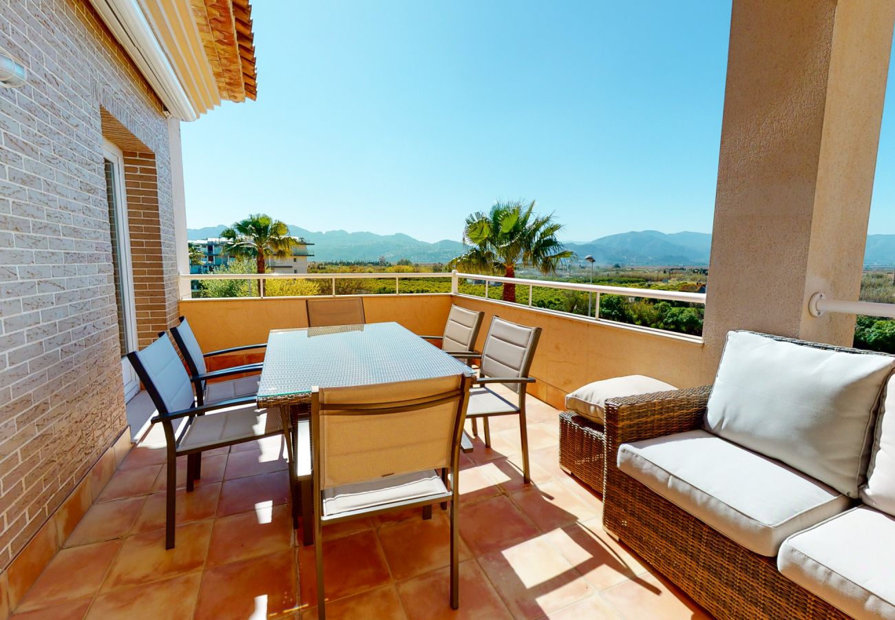 Ferienwohnung in Oliva - Vera Deep Purple by ON Travel