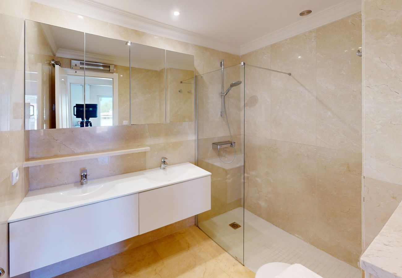 Apartment in Oliva - Bougainvillea by ON Travel
