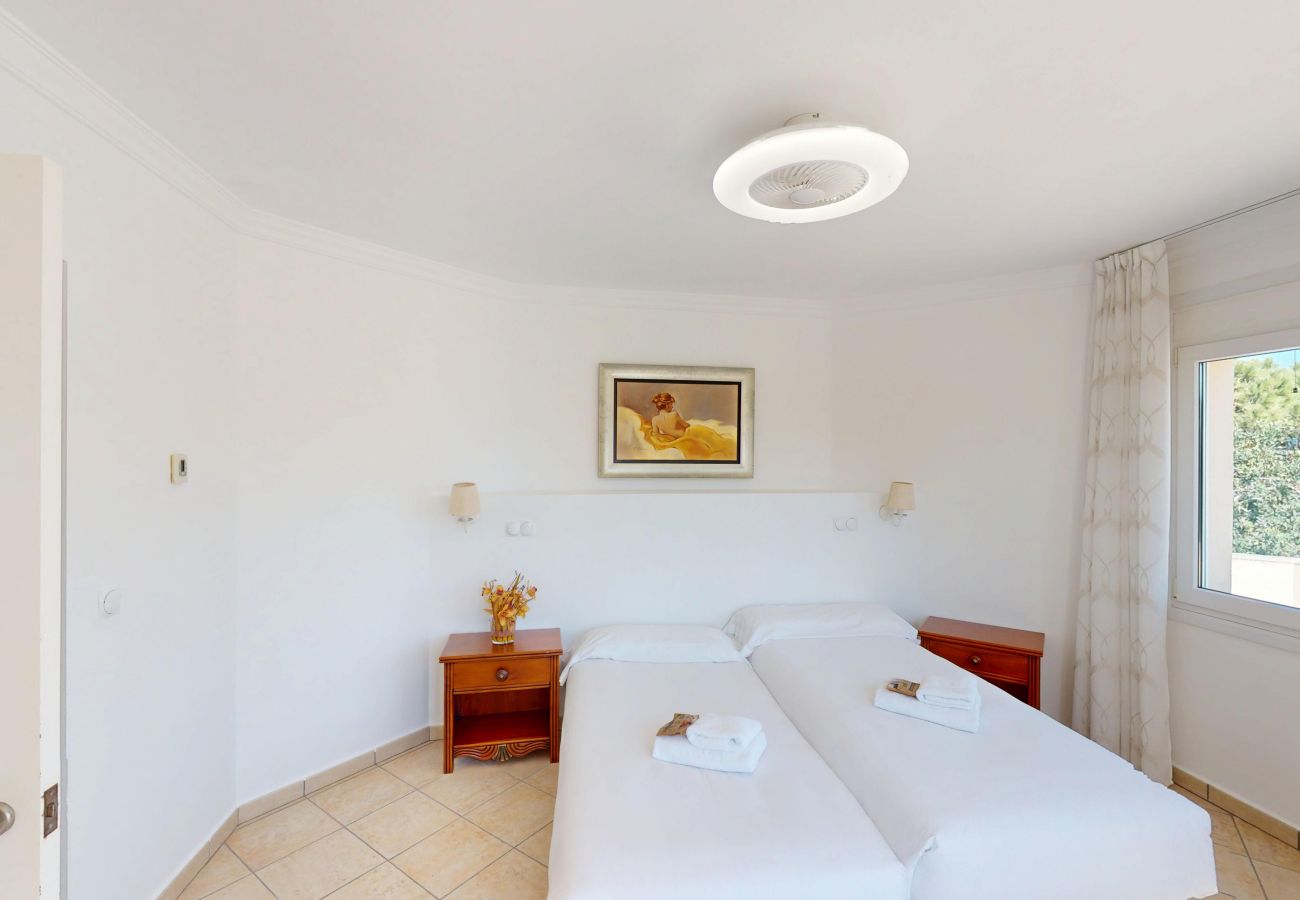 Villa in Oliva - Greenview Villa by ON Travel